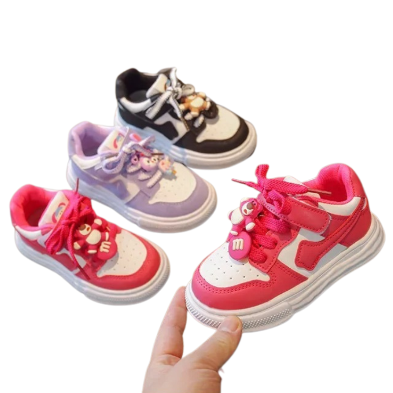 Baskets Enfant avec Pendentifs Décoratif