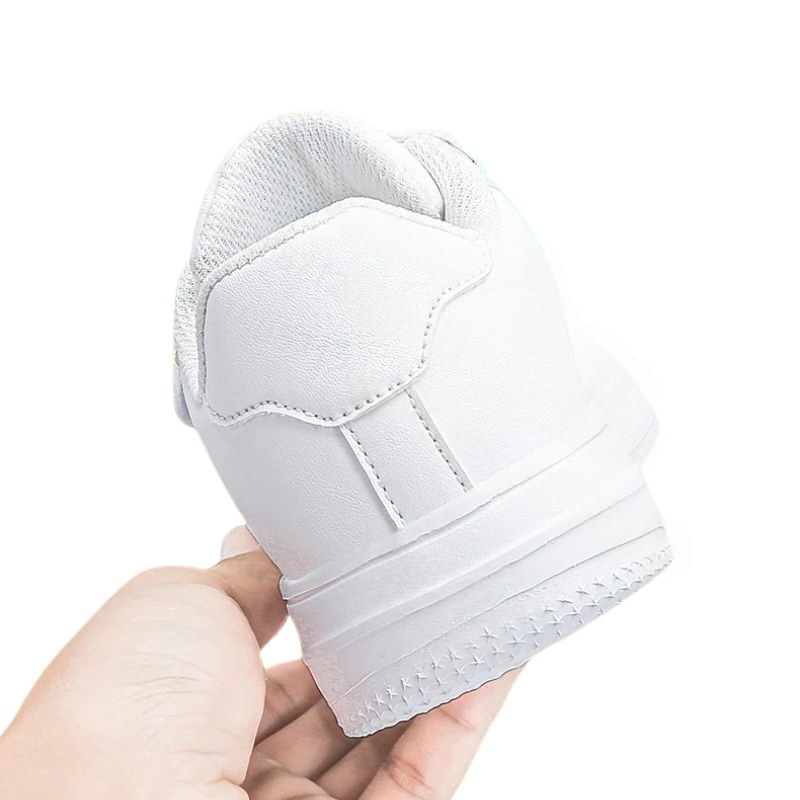 Baskets Enfant Blanches – Petit Monstre Bleu Kawaii