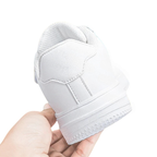 Baskets Enfant Blanches – Petit Monstre Bleu Kawaii