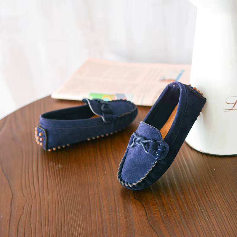 Mocassins Enfant en Suédine à Semelle Souple – Chaussures Élégantes