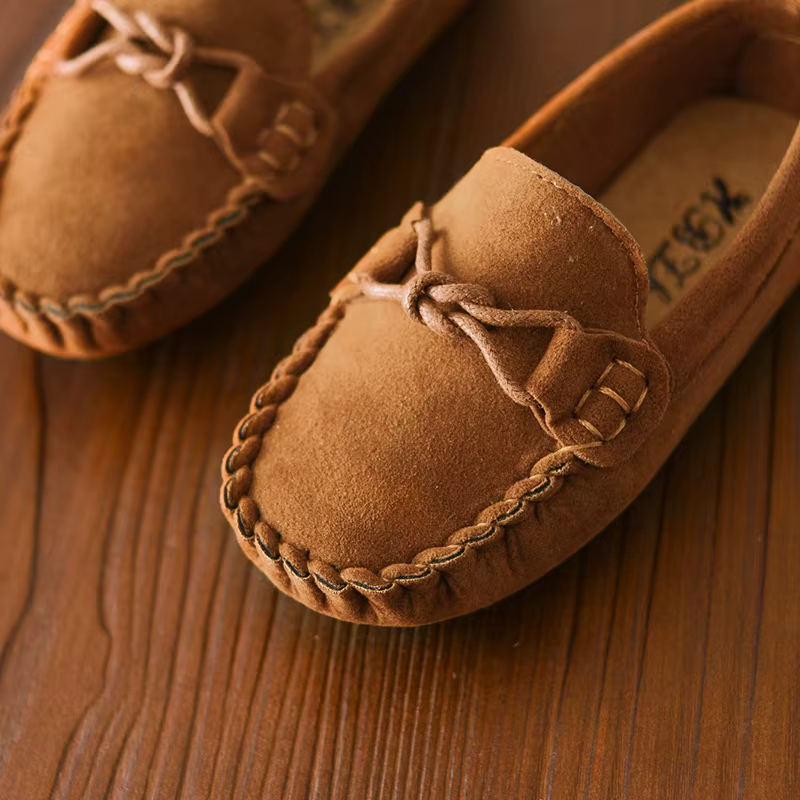 Mocassins Enfant en Suédine à Semelle Souple – Chaussures Élégantes