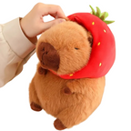 Peluche Capybara avec Capuche Fraise et Sac à Dos Tortue